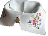Serwetka haftowana do koszyczka na pieczywo 44x44 cm kolorowe kwiatki wz 095 1 szt wielkanocna